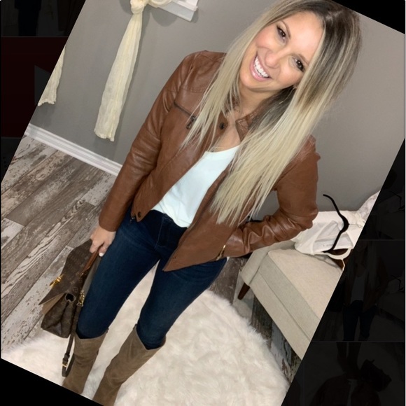 Meet your Posher, Becca - Picture 2 of 8